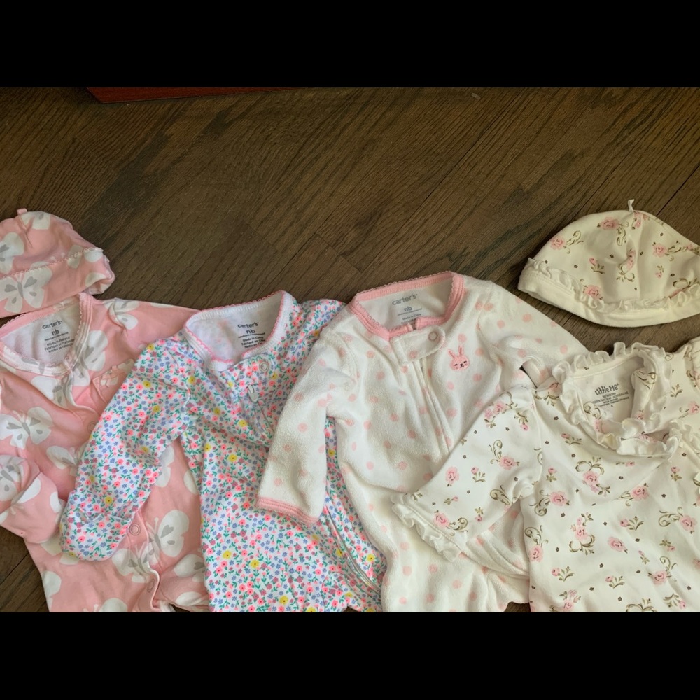 Carter’s Sleeper Bundle - Picture 2 of 3